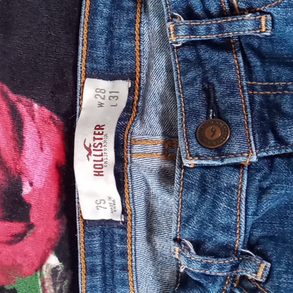 Hollister blue jeans - Picture 2 of 4